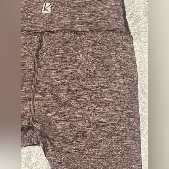 BUFFBUNNY rose gold goddess leggings size XS very good preowned condition - Picture 9 of 12